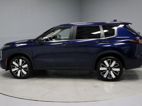 New 2025 Mitsubishi Outlander SE image 5