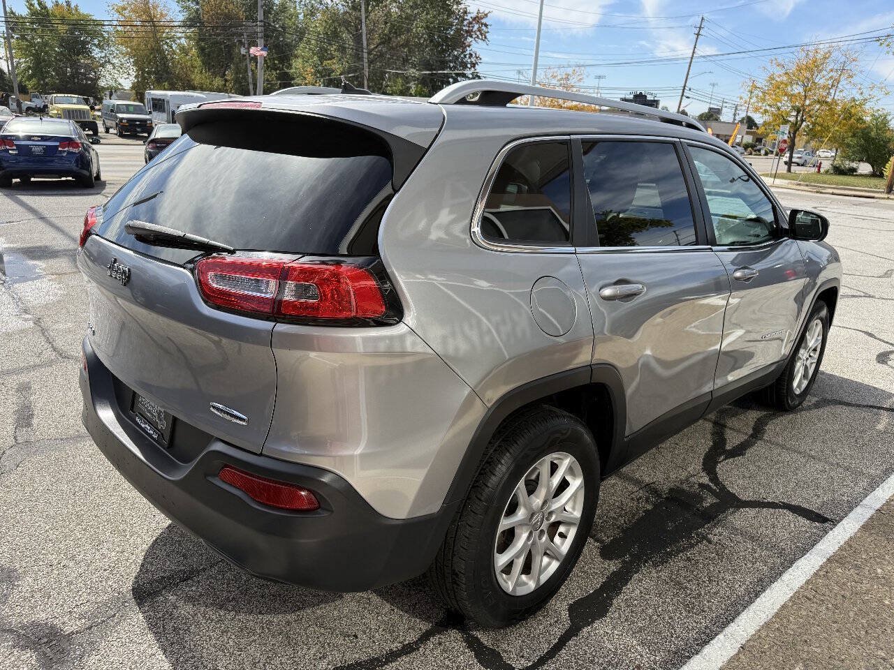 Used 2014 Jeep Cherokee Latitude AWD/4WD image 9