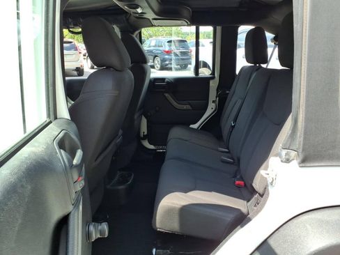 Used 2017 Jeep Wrangler Unlimited Sport w/ Connectivity Group AWD/4WD image 4