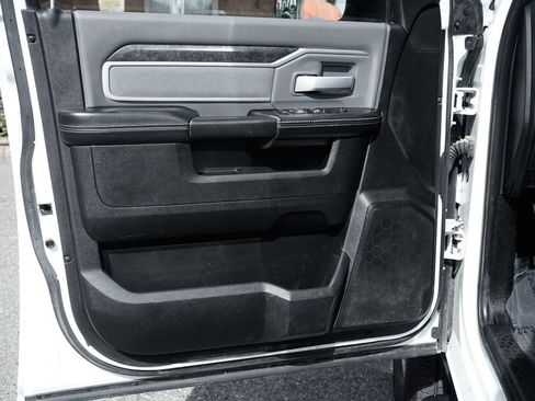 Used 2022 RAM 3500 Big Horn image 15