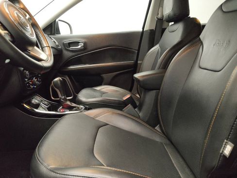 Used 2019 Jeep Compass Limited AWD/4WD image 17