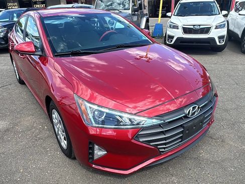 Used 2020 Hyundai Elantra SE FWD image 3
