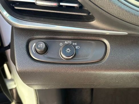 Used 2024 Buick Envista Preferred w/ Convenience II Package image 31