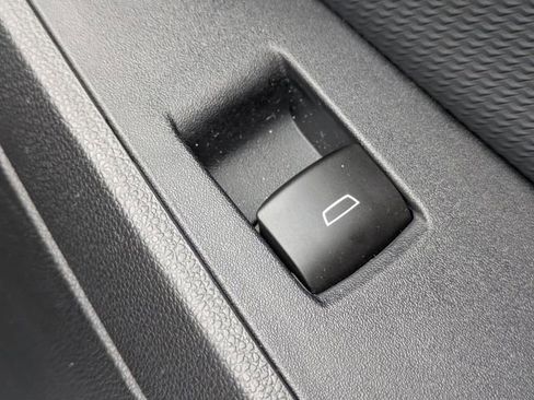 New 2026 Chevrolet Equinox LT image 30