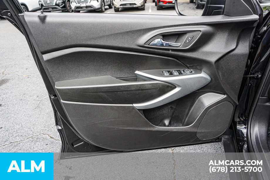 Used 2025 Chevrolet Trax LS FWD image 45
