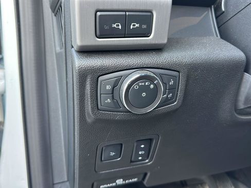 Used 2021 Ford F250 Platinum image 11
