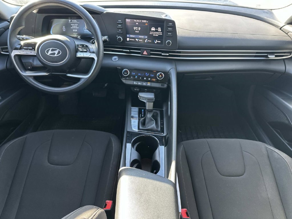 Used 2025 Hyundai Elantra Hybrid FWD image 13