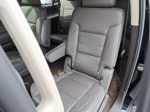 Used 2015 GMC Yukon XL Denali w/ Premium Package image 15