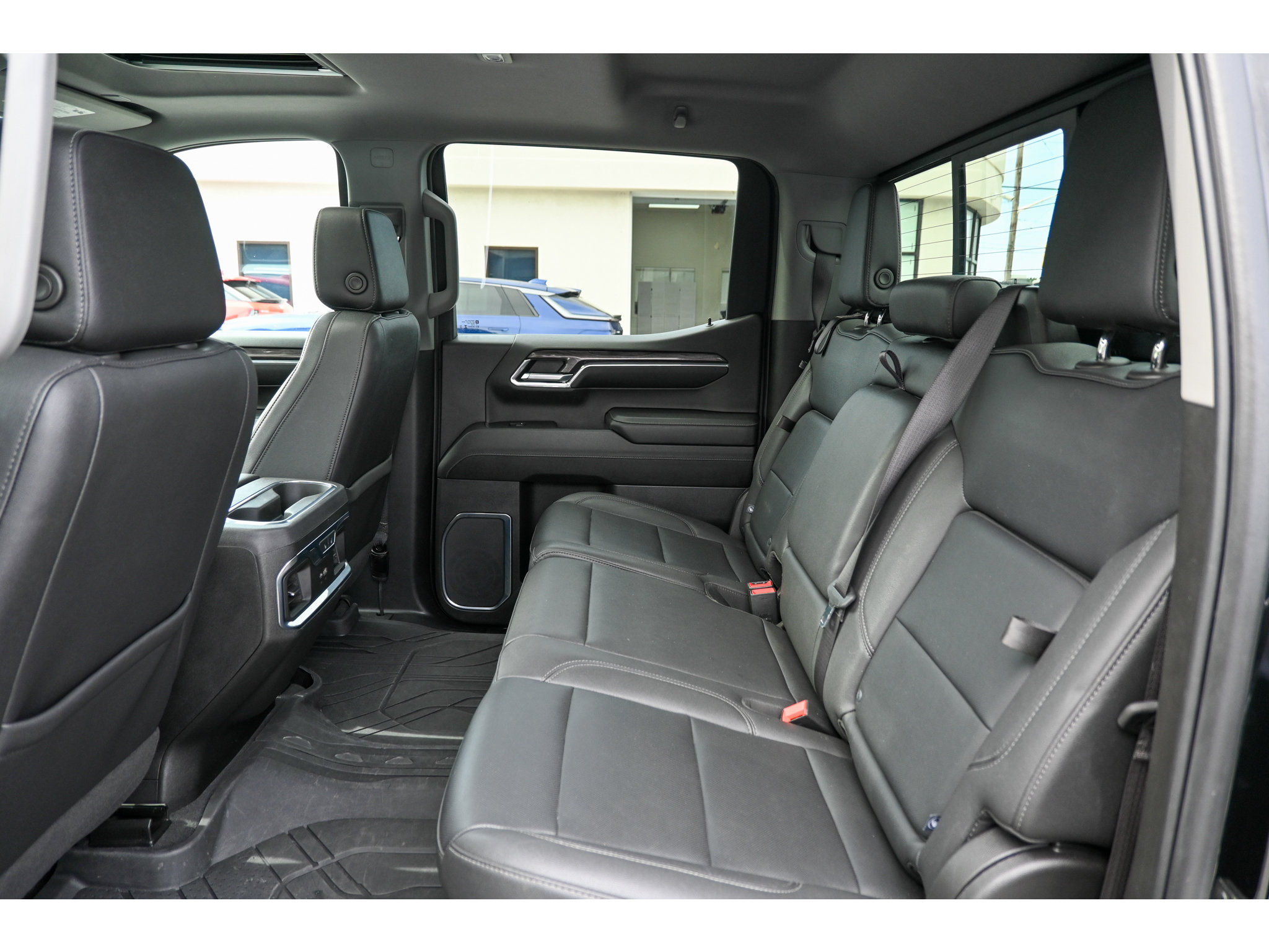Used 2024 Chevrolet Silverado 1500 LTZ w/ LTZ Premium Package AWD/4WD image 28