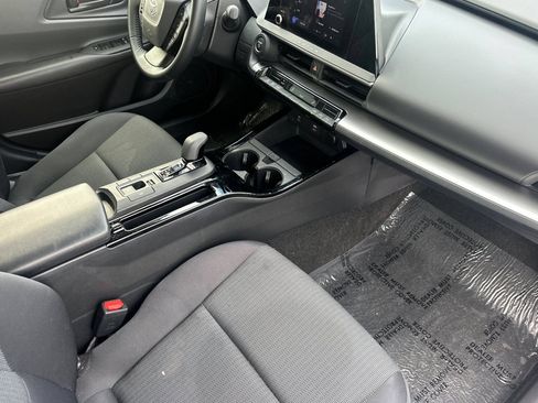 Used 2023 Toyota Prius LE FWD image 19