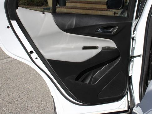 Used 2023 Chevrolet Equinox LT w/ Driver Convenience Package image 29