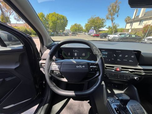 Used 2026 Kia Sportage LX FWD image 34