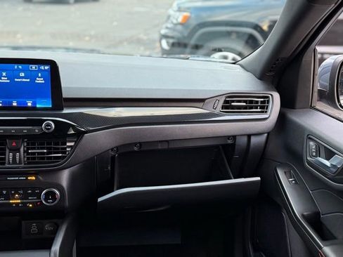 Certified 2025 Ford Escape ST-Line Elite image 28