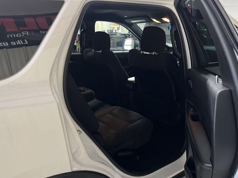 Used 2023 Dodge Durango SXT image 14