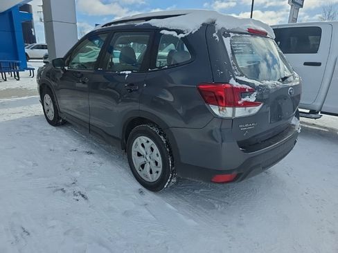 Used 2022 Subaru Forester Base image 4