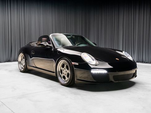 Used 2009 Porsche 911 Carrera RWD image 3