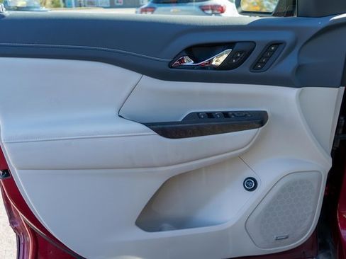 Used 2022 GMC Acadia Denali w/ Trailering Package image 18