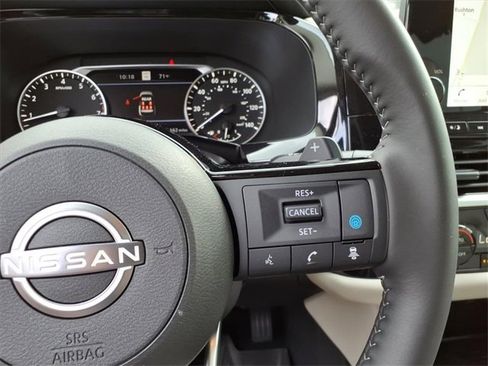 Used 2025 Nissan Pathfinder SL w/ SL Premium Package image 10