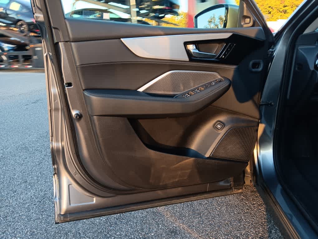 Used 2024 Acura MDX SH-AWD image 35