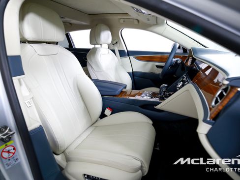 Used 2023 Bentley Flying Spur Plug-In Hybrid image 28