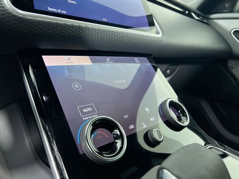 Used 2022 Land Rover Range Rover Velar R-Dynamic S image 24