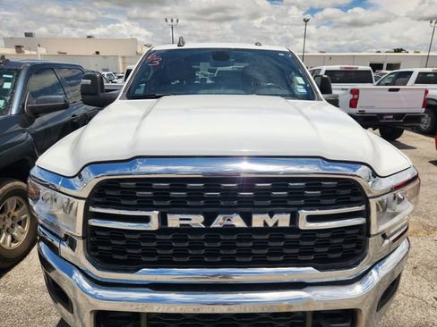 Used 2024 RAM 2500 Big Horn AWD/4WD image 2