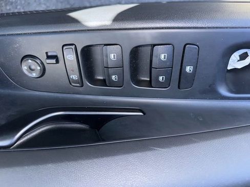 Used 2025 Hyundai Elantra Sport image 10