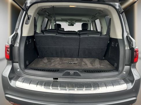 Used 2018 INFINITI QX80 2WD w/ Driver Assistance Package image 11