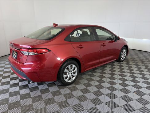 Used 2020 Toyota Corolla LE FWD image 10