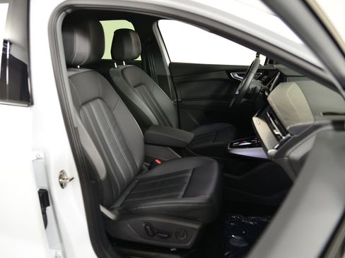 Used 2025 Audi Q4 e-tron Premium Plus w/ Premium Plus image 19