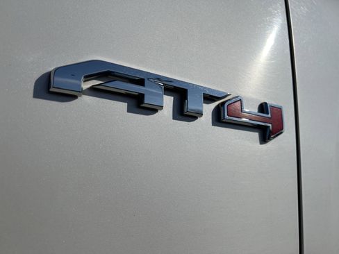 Used 2022 GMC Yukon AT4 image 3