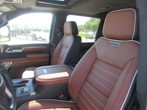 New 2026 GMC Sierra 3500 Denali Ultimate AWD/4WD image 12
