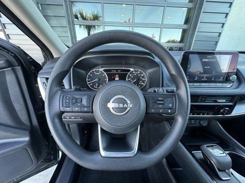 Used 2024 Nissan Rogue SV image 18