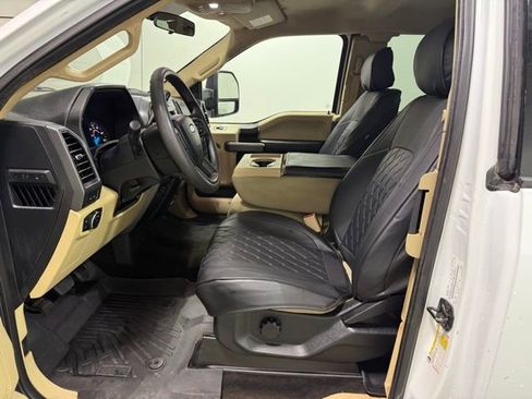 Used 2017 Ford F150 XLT w/ Trailer Tow Package image 5