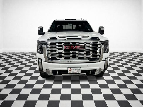 New 2026 GMC Sierra 3500 Denali w/ Denali Reserve Package AWD/4WD image 3