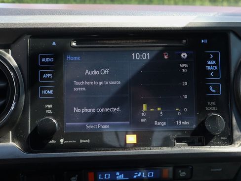 Used 2017 Toyota Tacoma TRD Off-Road RWD image 28