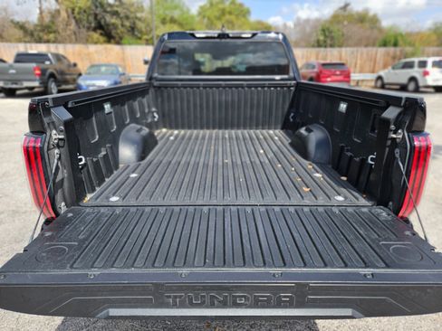 Used 2024 Toyota Tundra Limited AWD/4WD image 31