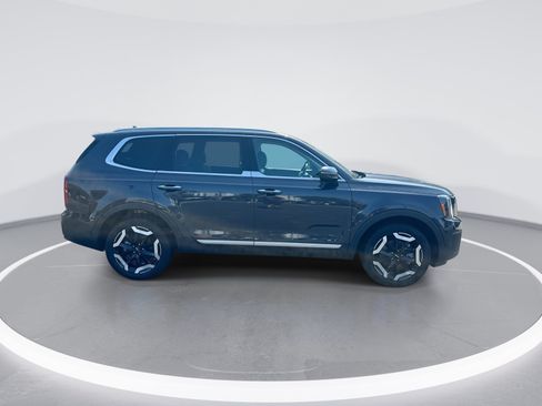 Used 2025 Kia Telluride S FWD image 10