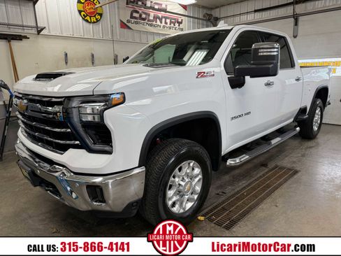 Used 2025 Chevrolet Silverado 3500 LTZ w/ LTZ Plus Package image 1