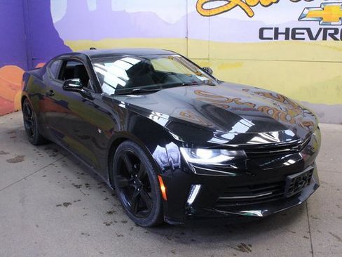 Used 2017 Chevrolet Camaro LT image 4