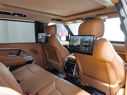 Used 2024 Land Rover Range Rover Long Wheelbase SE image 30