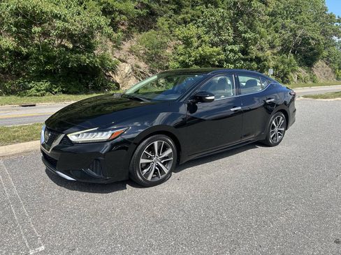 Used 2019 Nissan Maxima 3.5 SV w/ Floor Mat Group FWD image 2