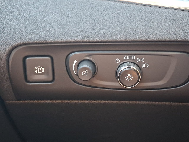 Used 2020 Buick Enclave Essence w/ Sound and Sites Package FWD image 26