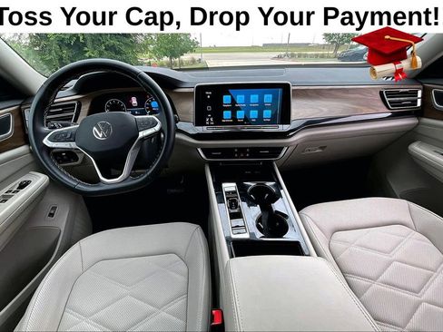 Used 2025 Volkswagen Atlas SE FWD image 19