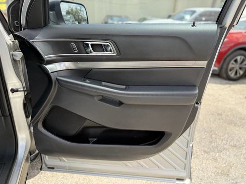 Used 2019 Ford Explorer XLT w/ Equipment Group 202A image 26