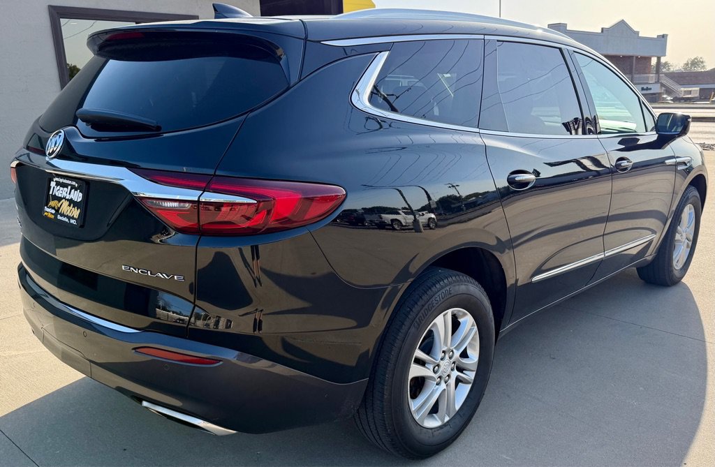 Used 2018 Buick Enclave Essence w/ Trailering Package FWD image 7