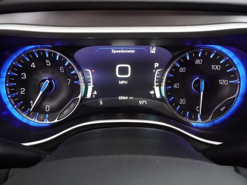 Used 2026 Chrysler Pacifica Select FWD image 11