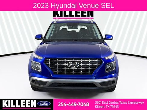 Used 2023 Hyundai Venue SEL FWD image 2