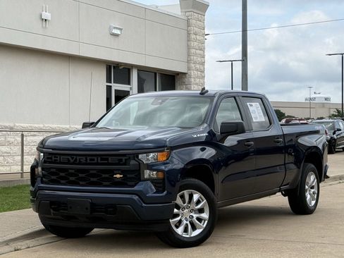 Used 2023 Chevrolet Silverado 1500 Custom AWD/4WD image 2