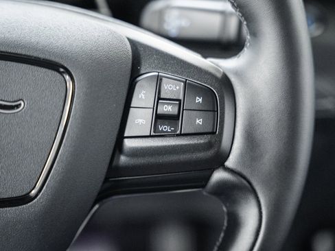 Certified 2025 Ford Mustang Mach-E Premium image 30